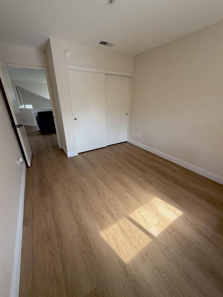 Looking for a Roommate