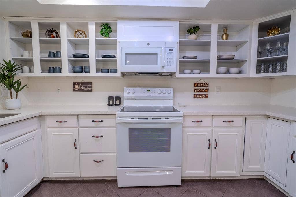 9 BR in Glendale