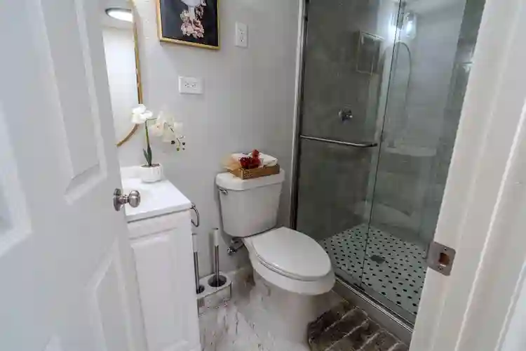9 BR in Glendale
