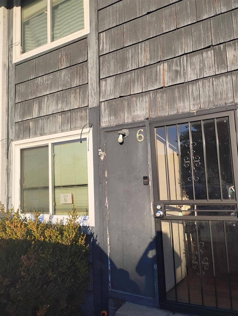 Looking for roommates