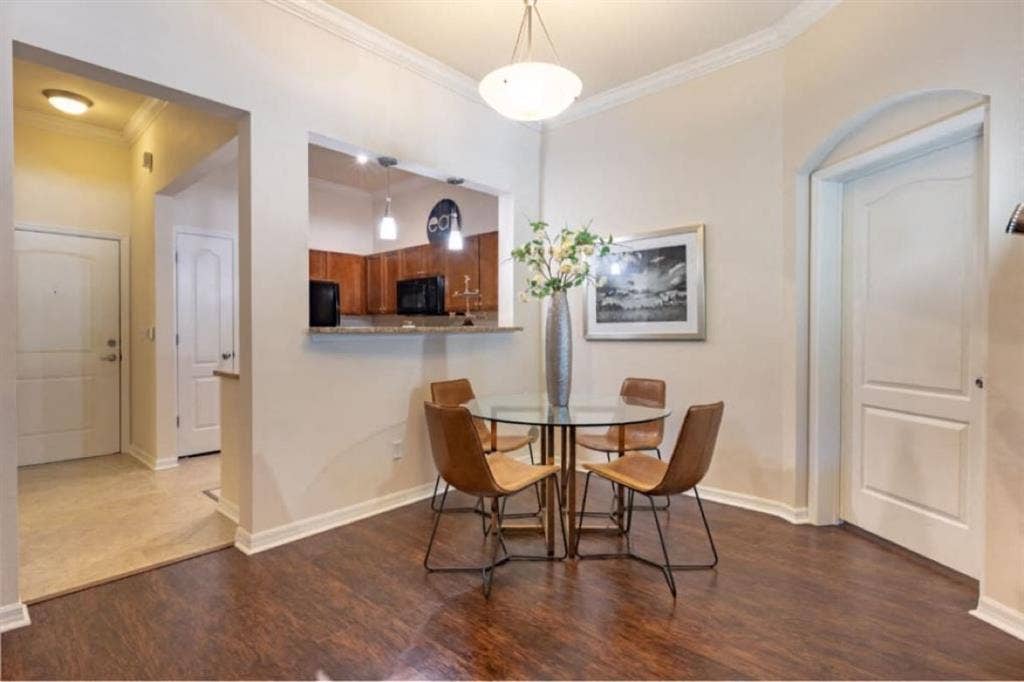 Luxury Apt Near UF vet