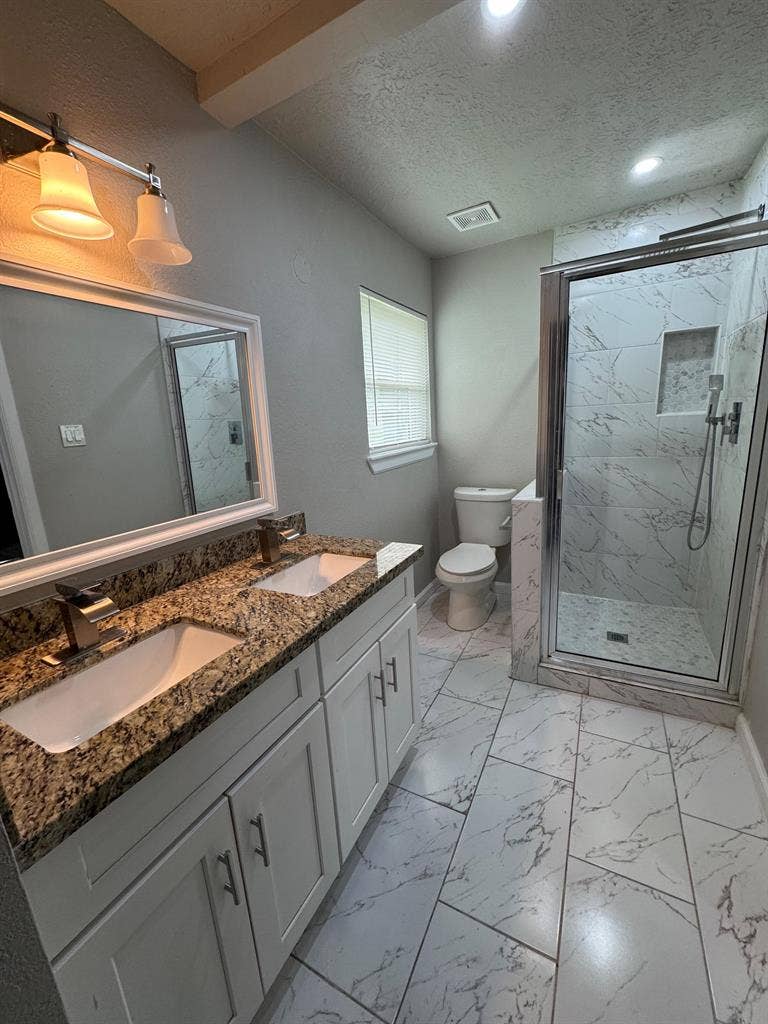 10 BR in Houston