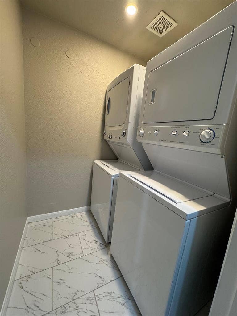 10 BR in Houston