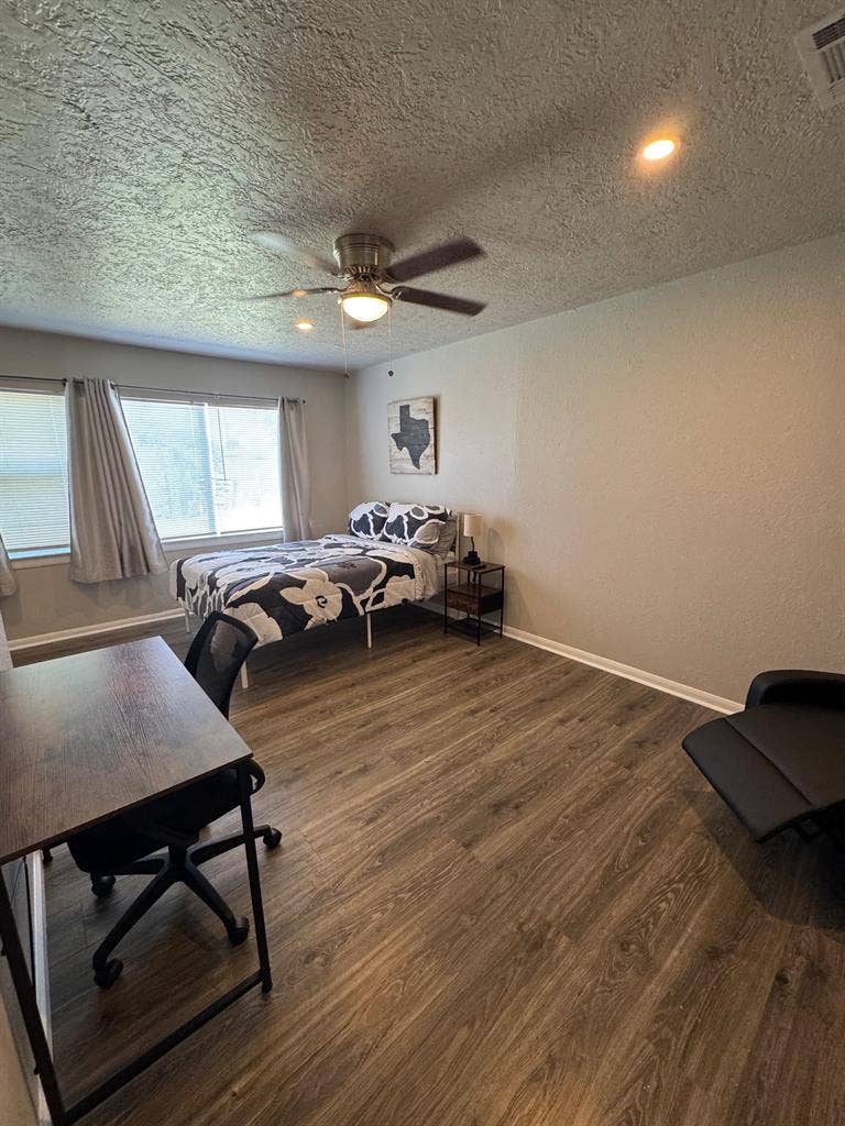 10 BR in Houston