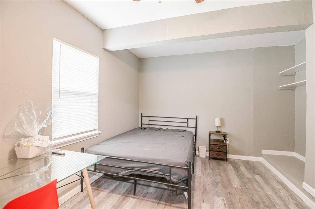 6 BR in Dallas
