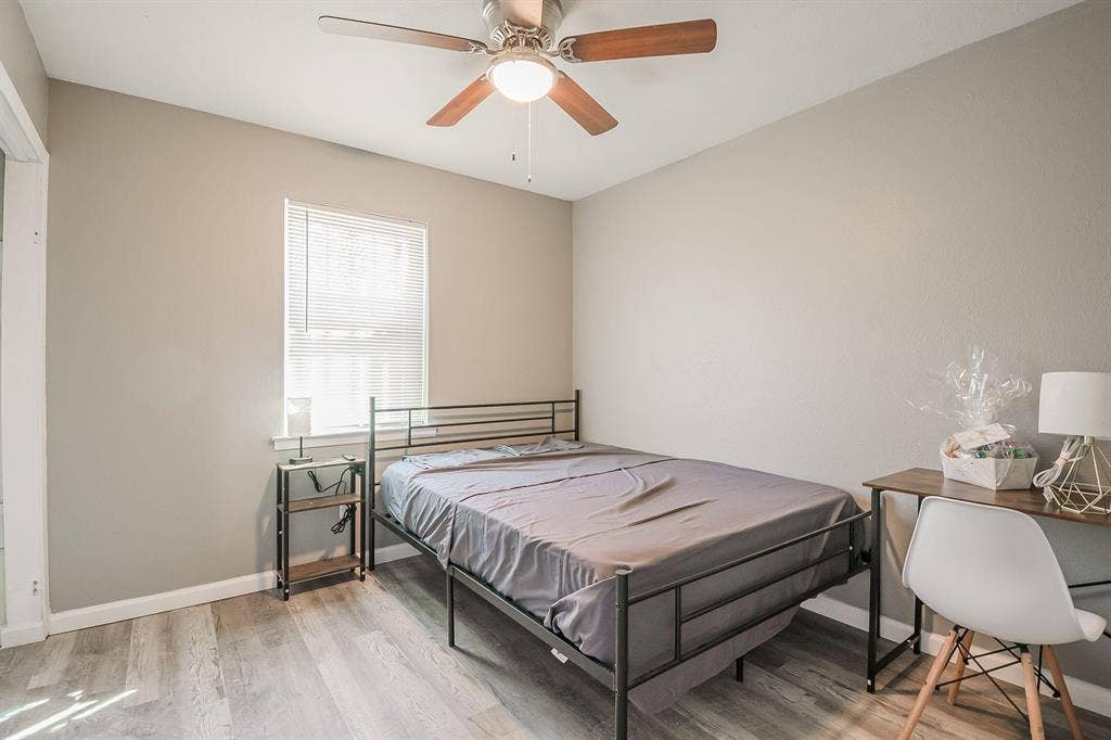 6 BR in Dallas