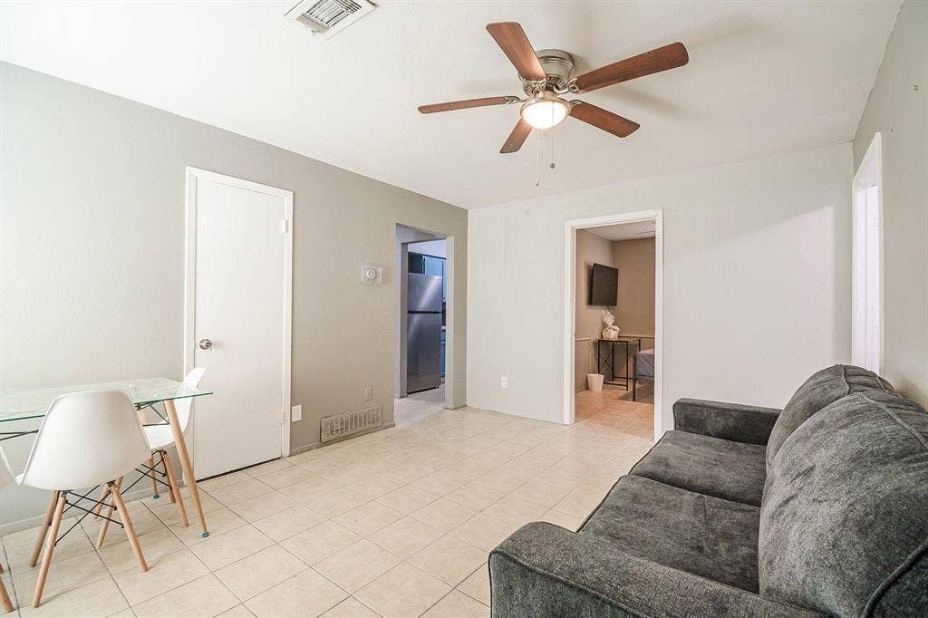 6 BR in Dallas