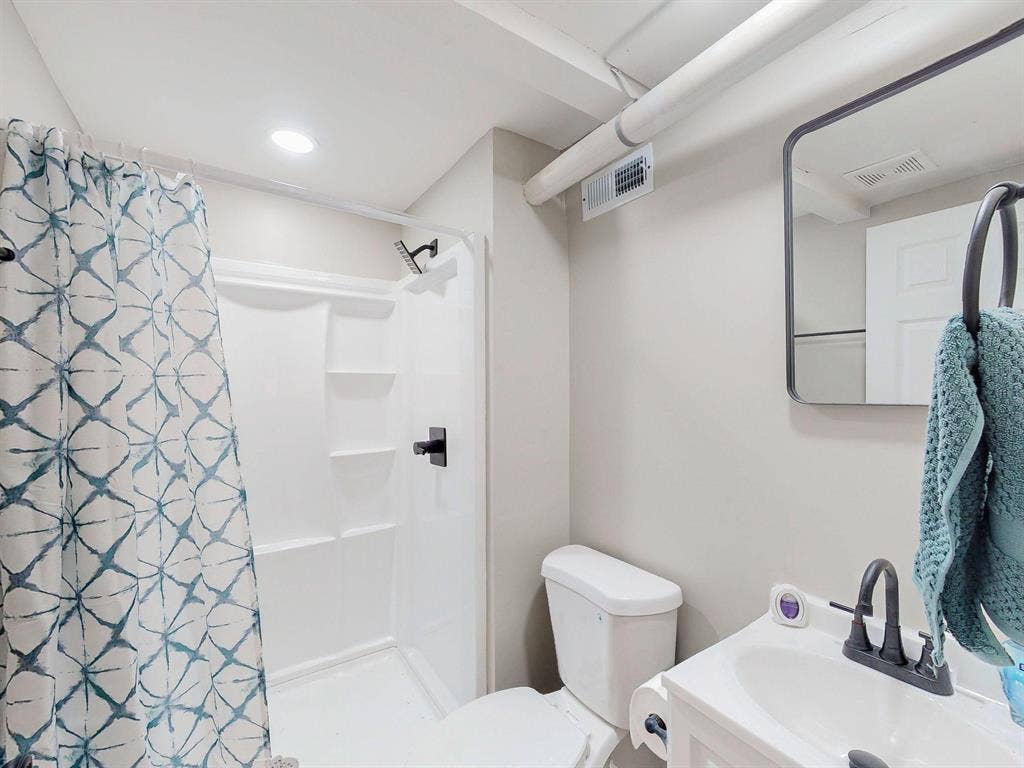 7 BR in Stone Mountain
