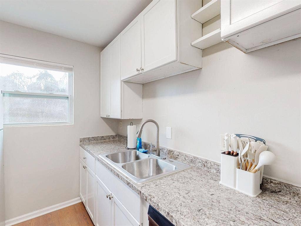 7 BR in Stone Mountain