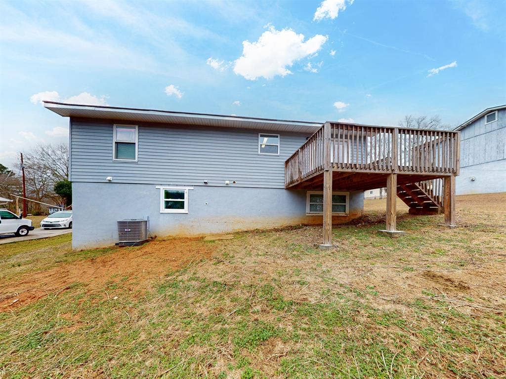 7 BR in Stone Mountain