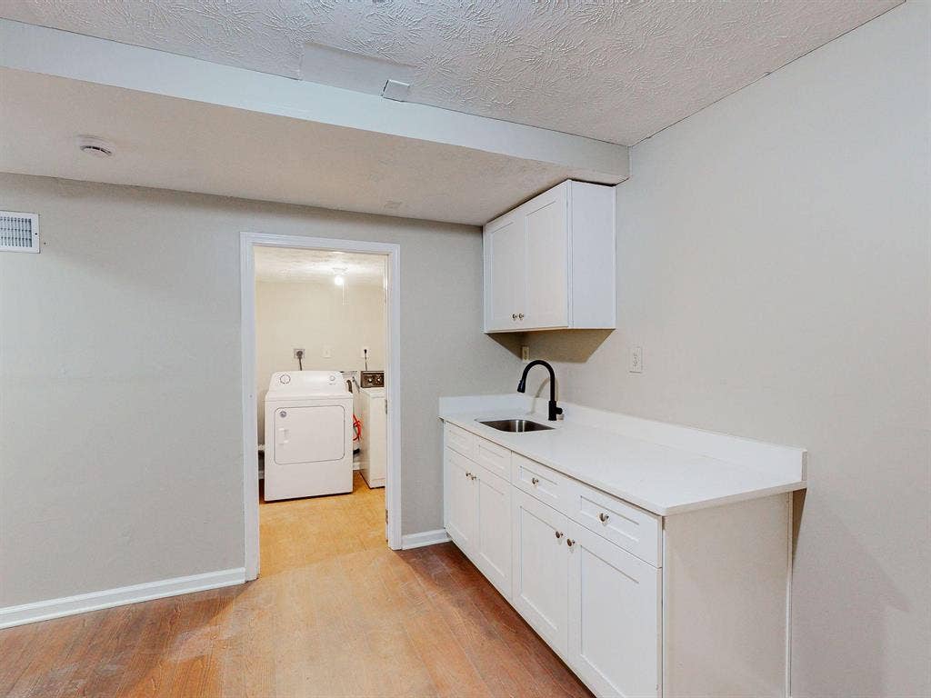 7 BR in Stone Mountain