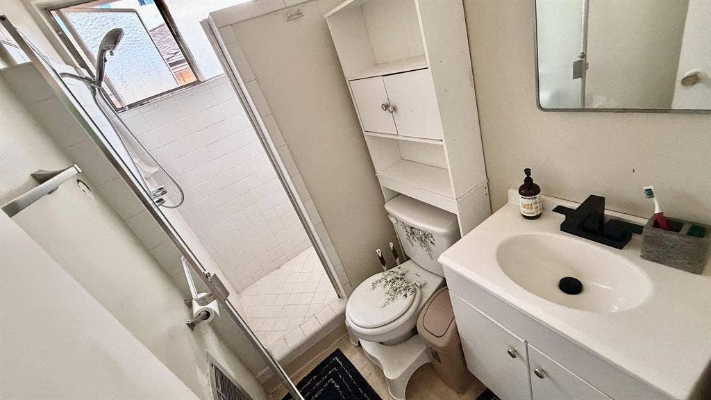 3 BR in Los Angeles