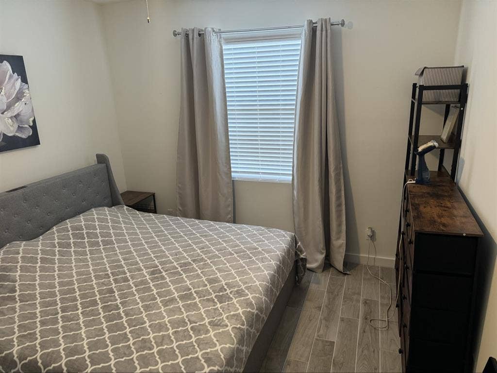 Room in 3 bedroom house