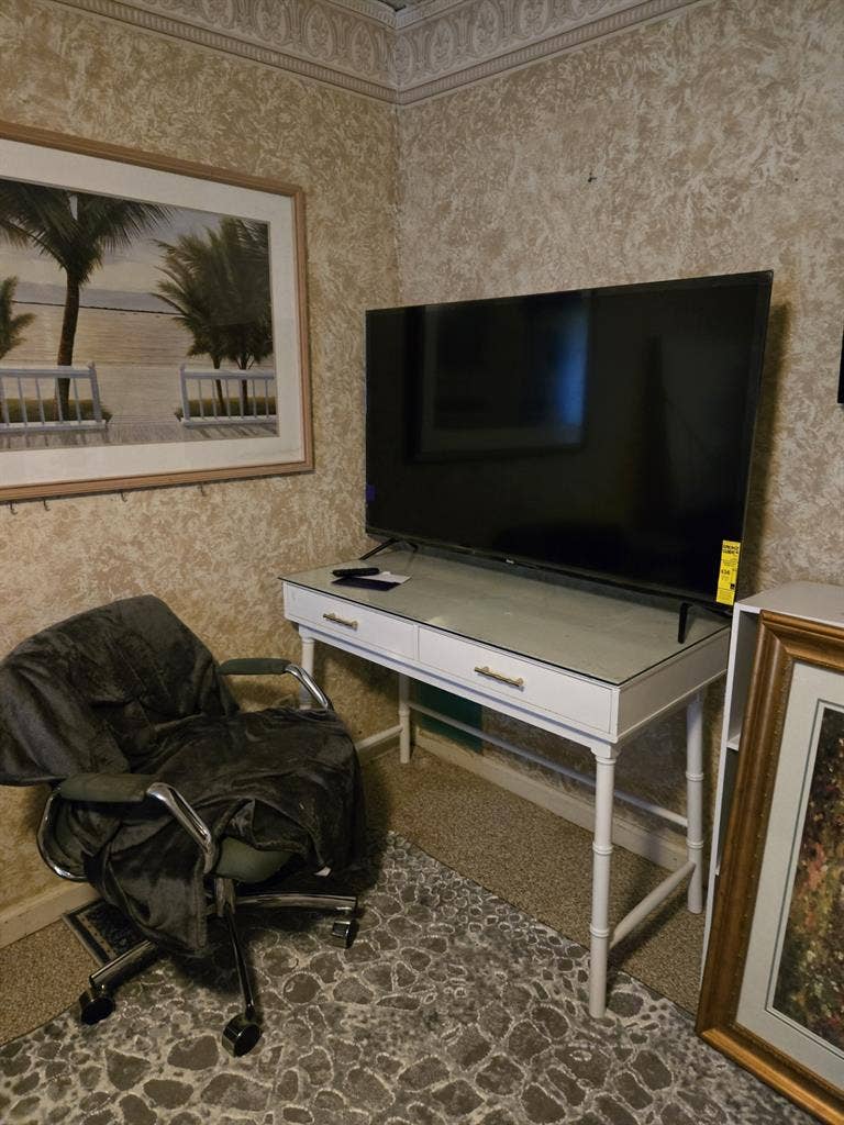 Furnished room nice area Franklin