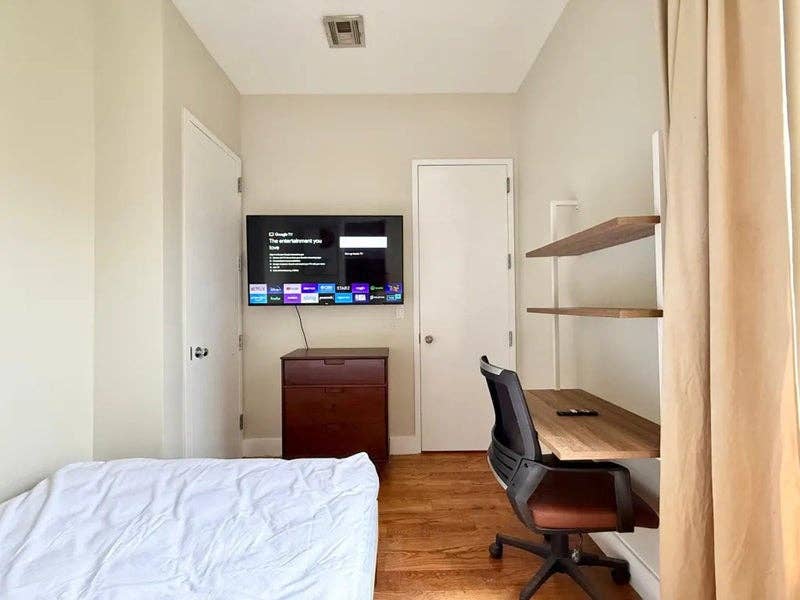 Furnished Room I min to Manhattan