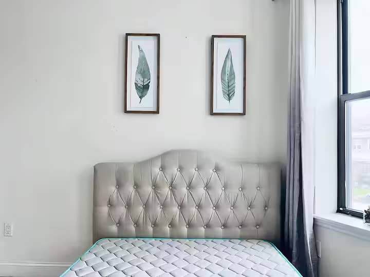 Furnished Room I min to Manhattan