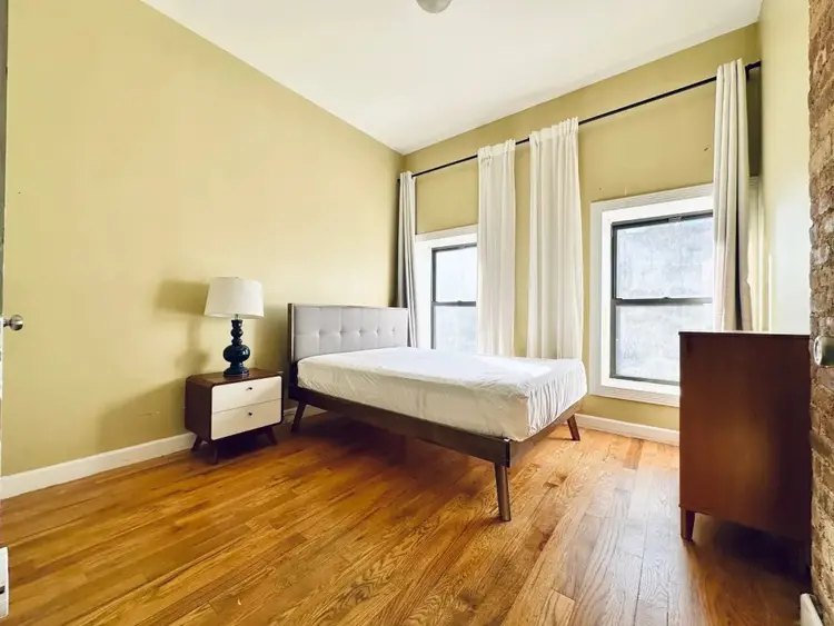 Furnished Room I min to Manhattan