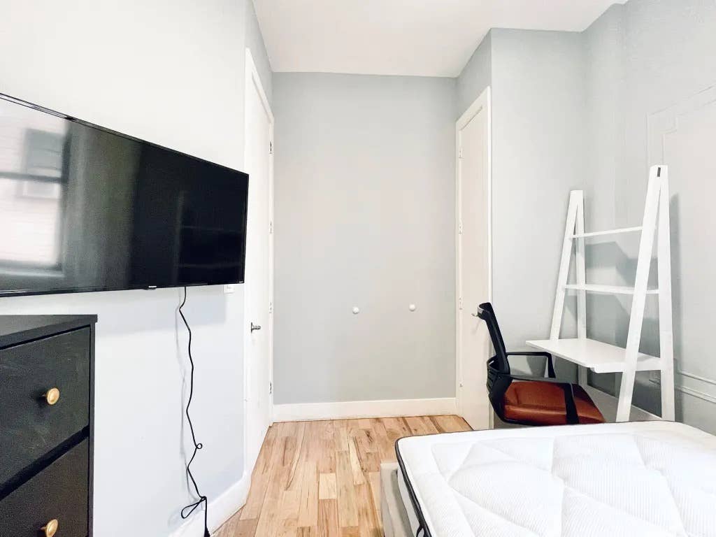 Room for Student or Professional