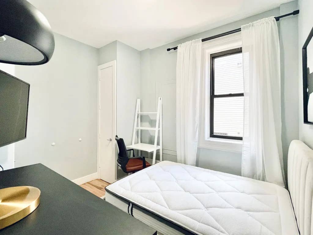 Room for Student or Professional