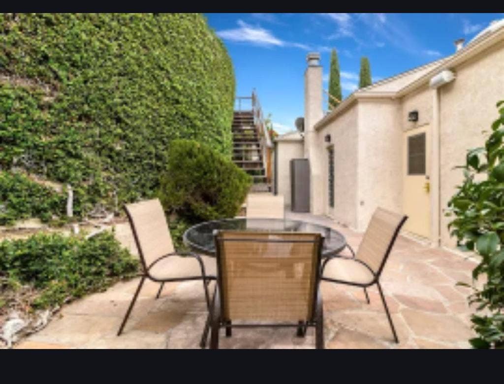 Private Room in s Hollywood