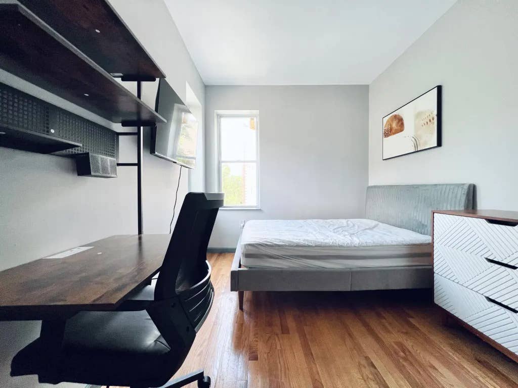 Room for Student or Professional