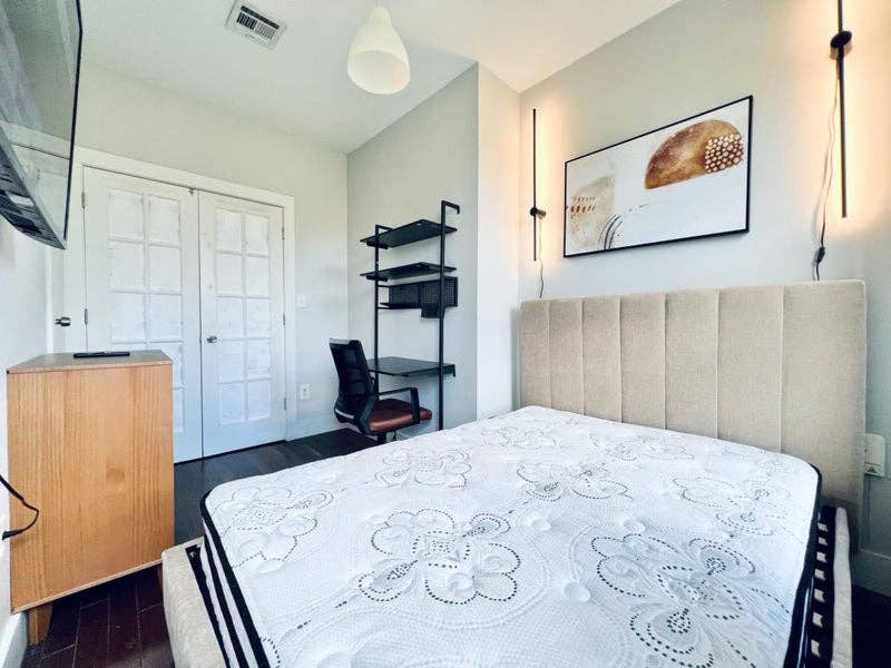 Room for Student or Professional