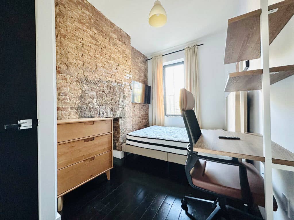 Room for Student or Professional