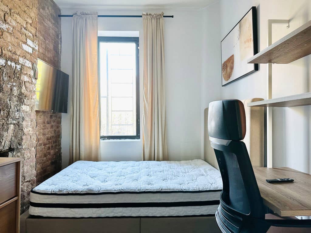 Room for Student or Professional