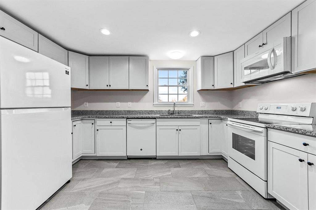 5 BR in Petersburg