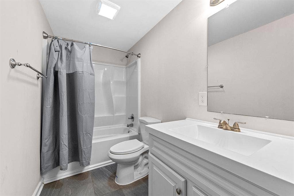 5 BR in Petersburg