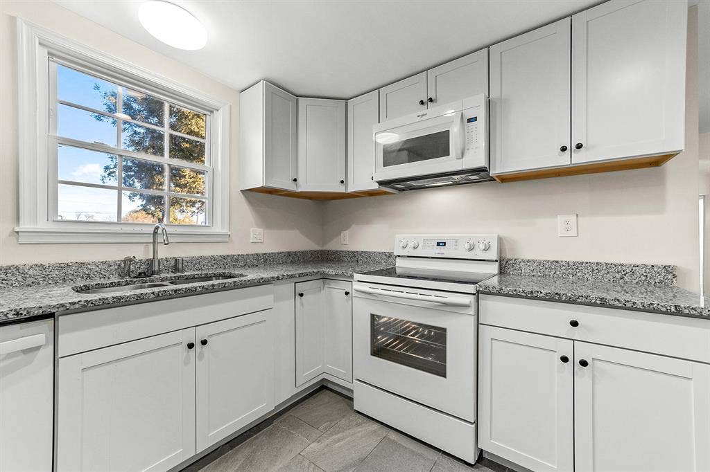 5 BR in Petersburg