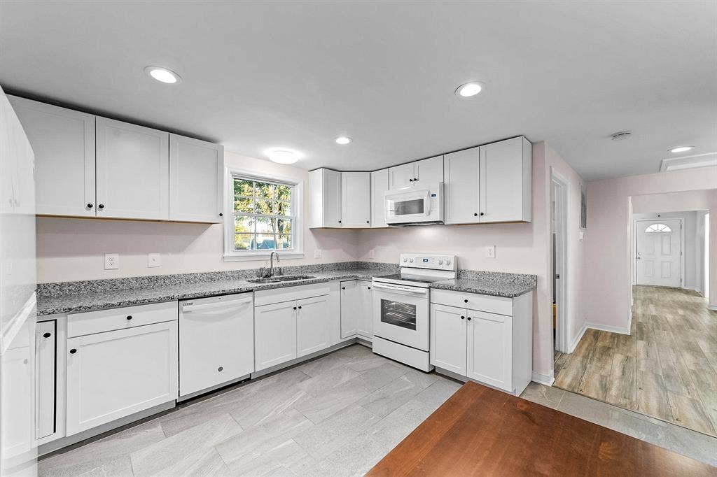5 BR in Petersburg
