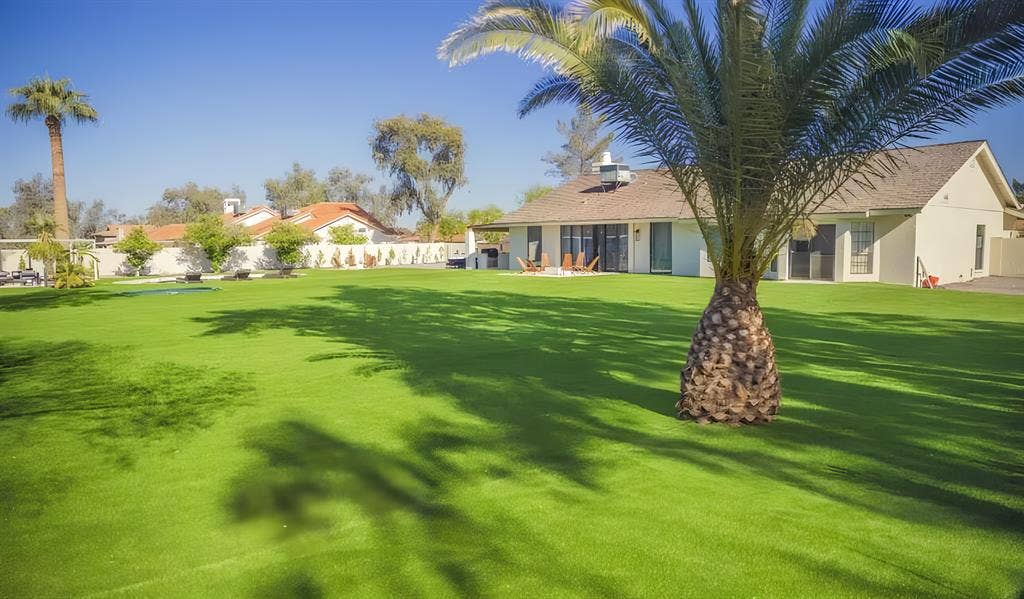 10 BR in Glendale