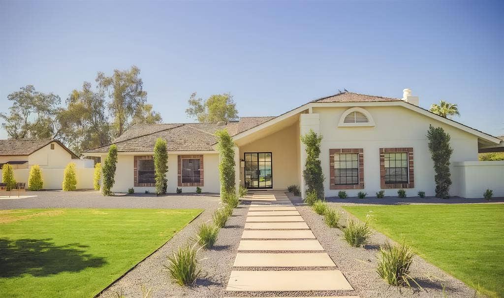 10 BR in Glendale