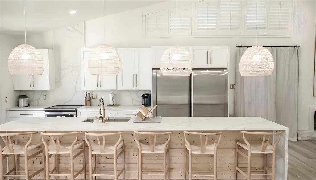 10 BR in Glendale