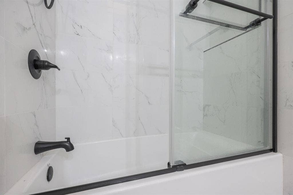 10 BR in Glendale