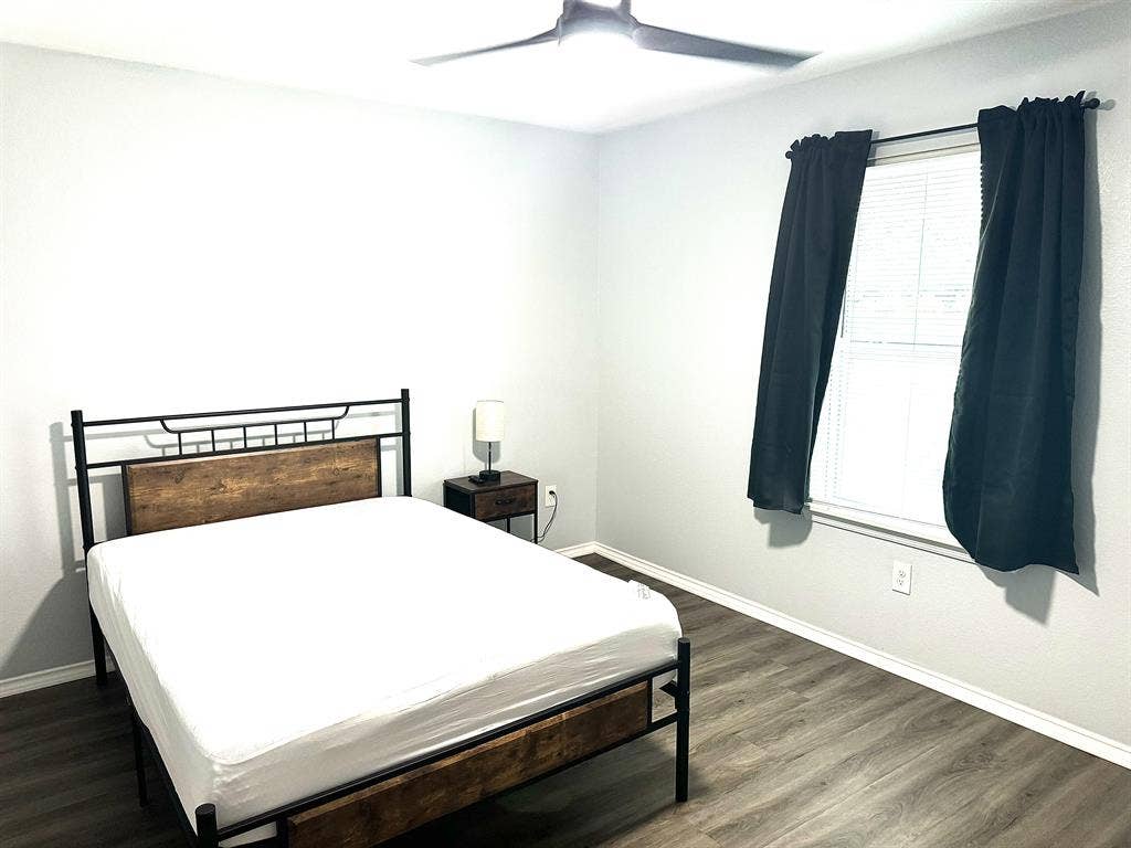 8 BR in Houston