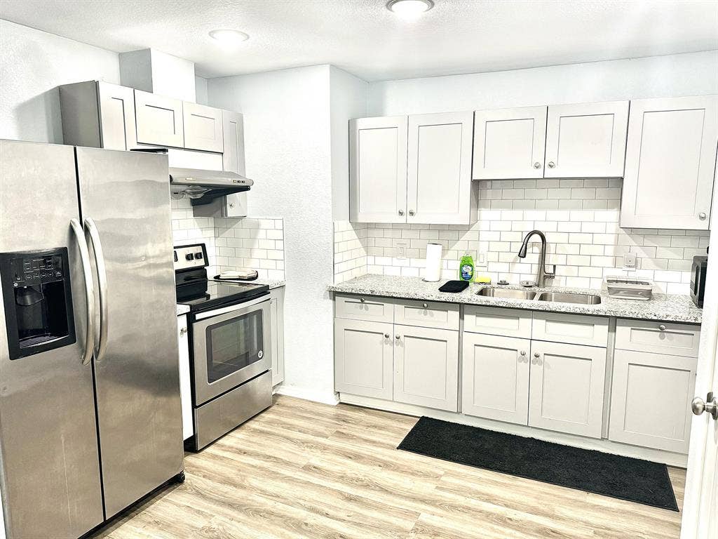 8 BR in Houston