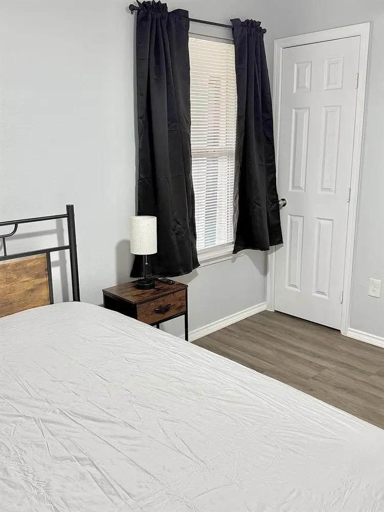 8 BR in Houston