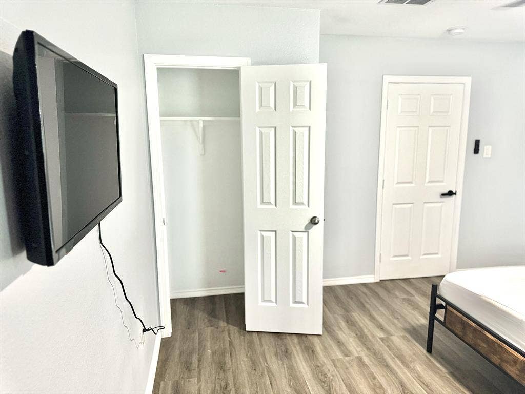 8 BR in Houston