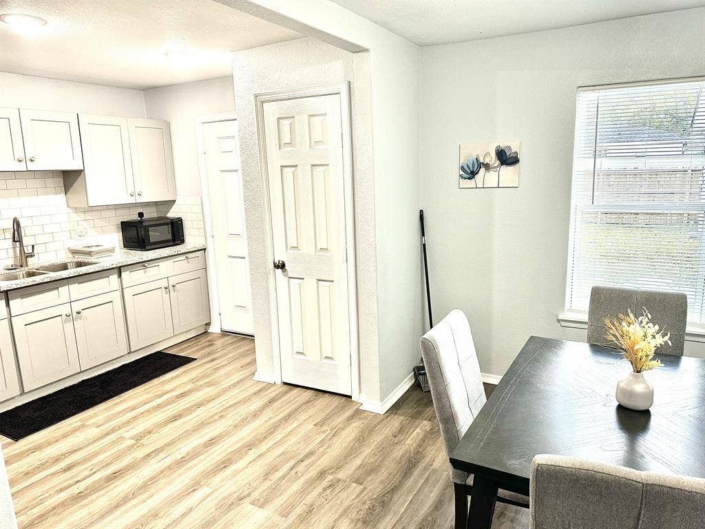 8 BR in Houston