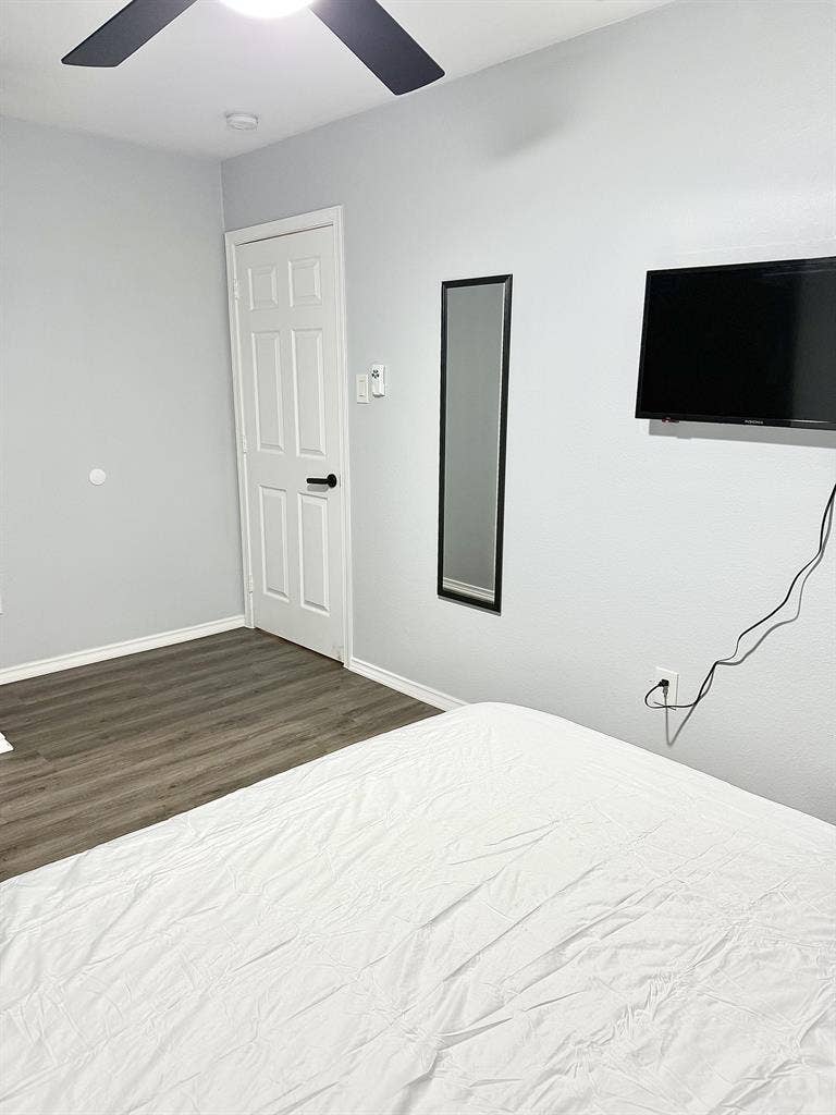 8 BR in Houston