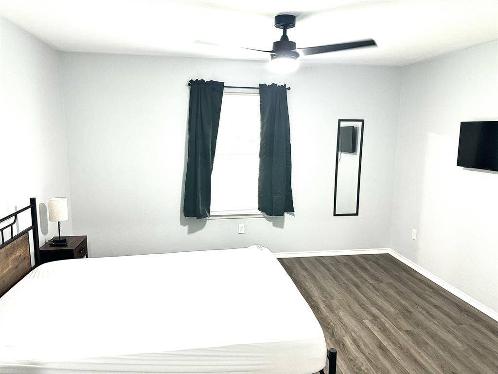 8 BR in Houston