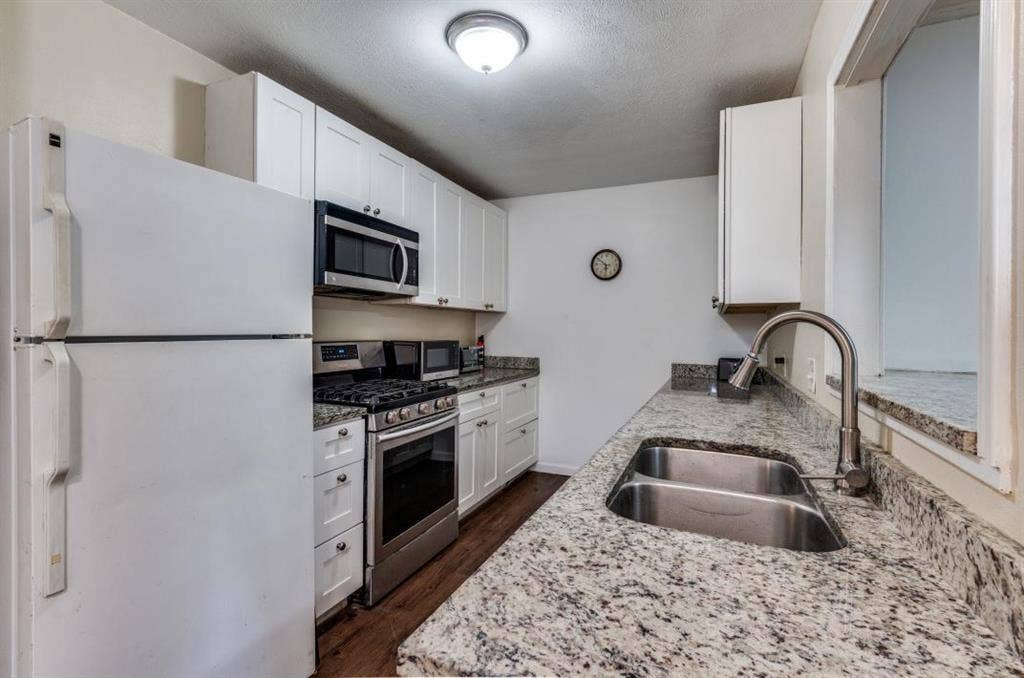 12 BR in Dallas