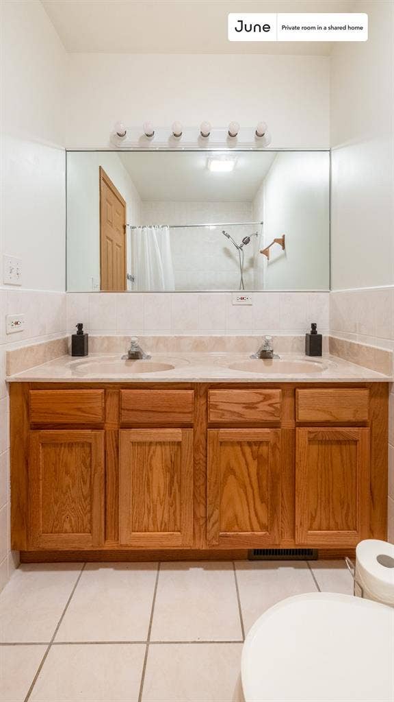 4 BR in Chicago