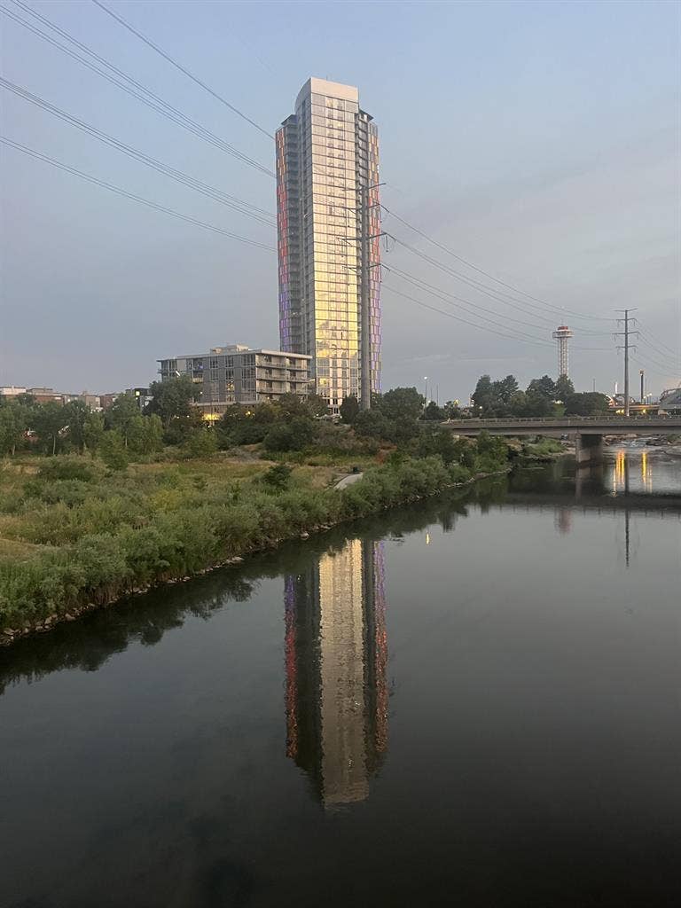 Gorgeous ba High rise/mtn views