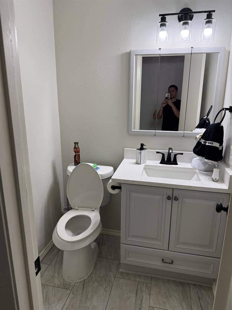 Room avail in Converse, TX