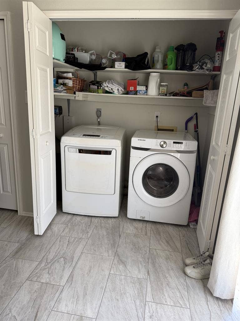 Room avail in Converse, TX