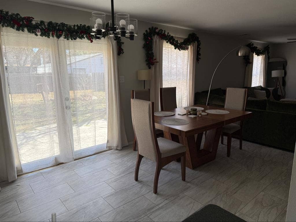 Room avail in Converse, TX