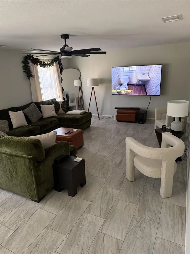 Room avail in Converse, TX